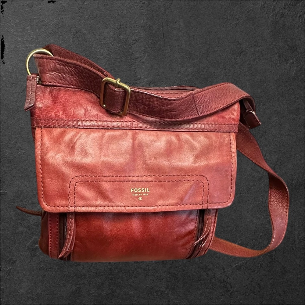 Fossil Leather Crossbody Bag Red Flap Shoulder‎ Purse Distressed